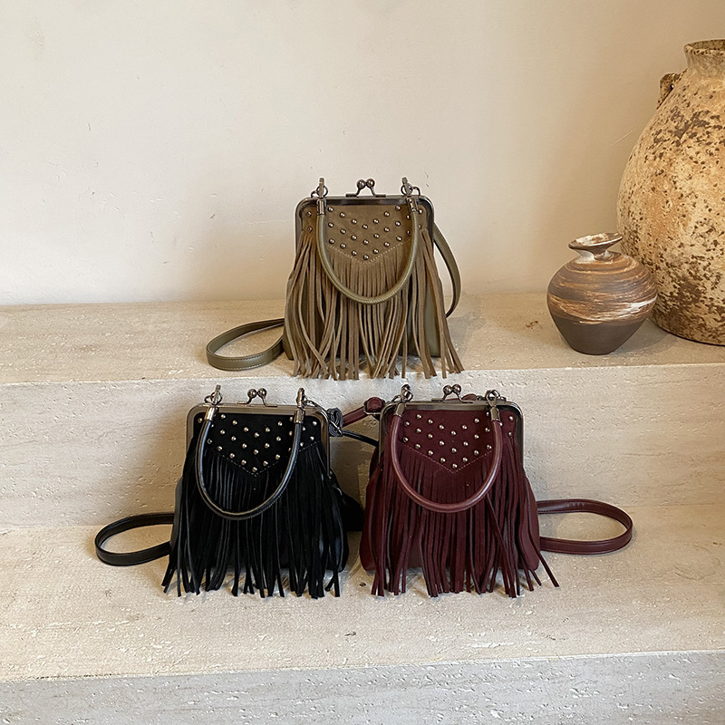 Women's Fashion Rivet Handheld - Women Bags Collection ulasan dan harga