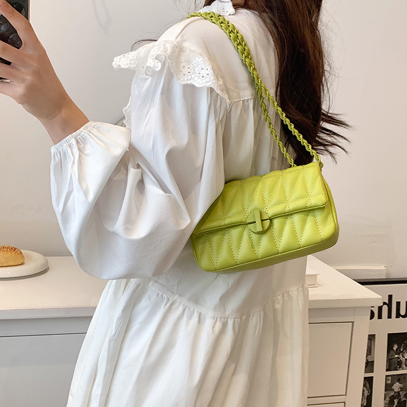 MOODS Embroidery Thread Chain  - Women Bags Trend 2025 ulasan dan harga