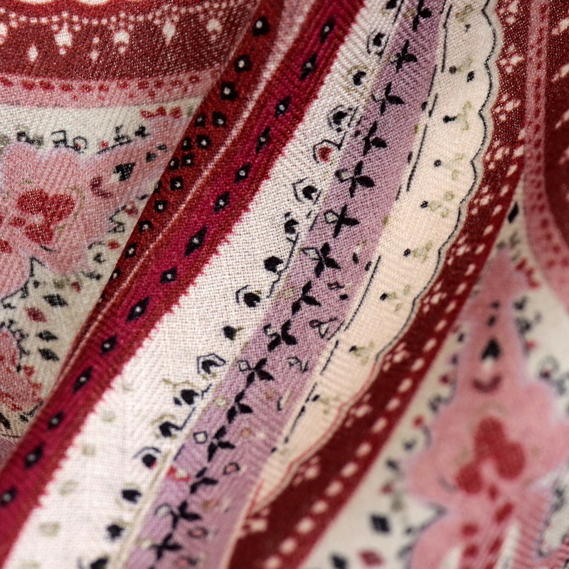 Paisley Small Neck Scarf 65CM  - Women Bags Handmade ulasan dan harga
